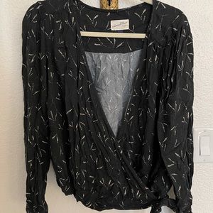Universal thread size medium blouse